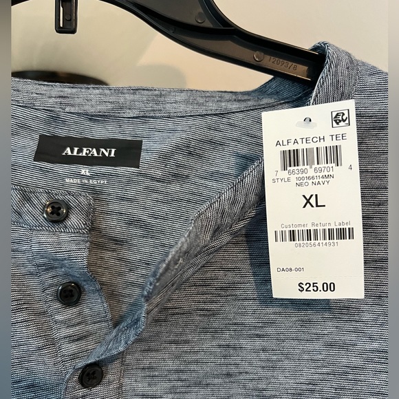 Men’s Alfani Alphatech Tee - Picture 3 of 3